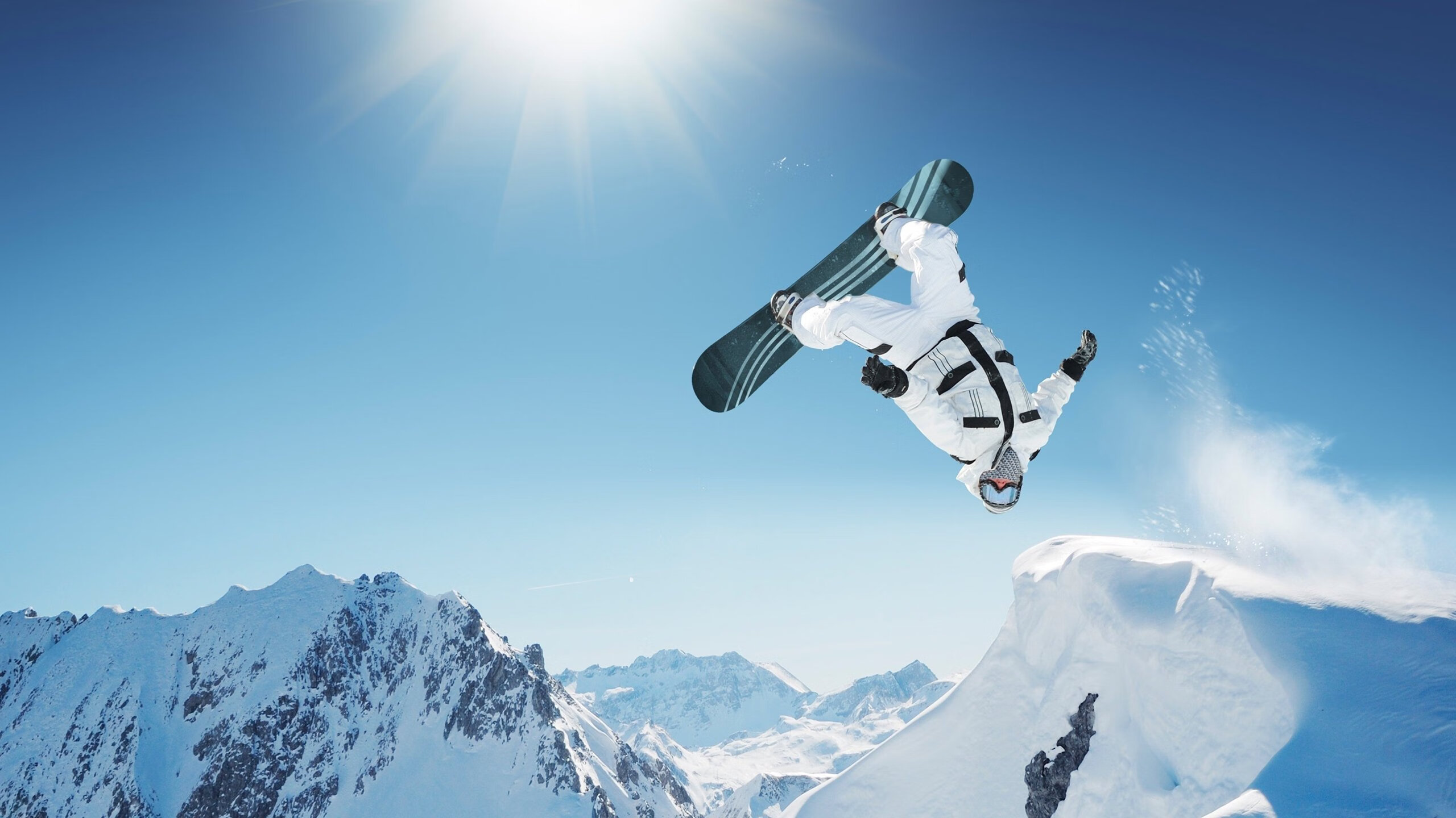 “美洲狮队逆袭强敌,刷新橄榄球冠军赛历史”